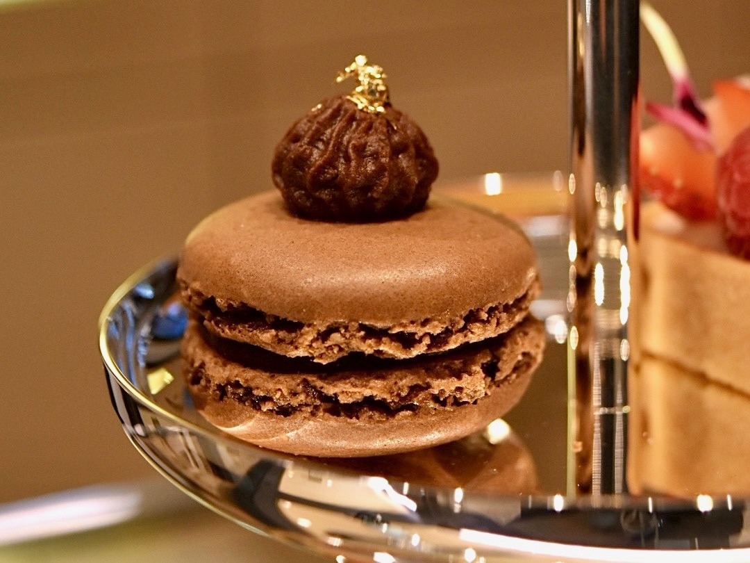 Mini Macaron & Chocolate Mousse